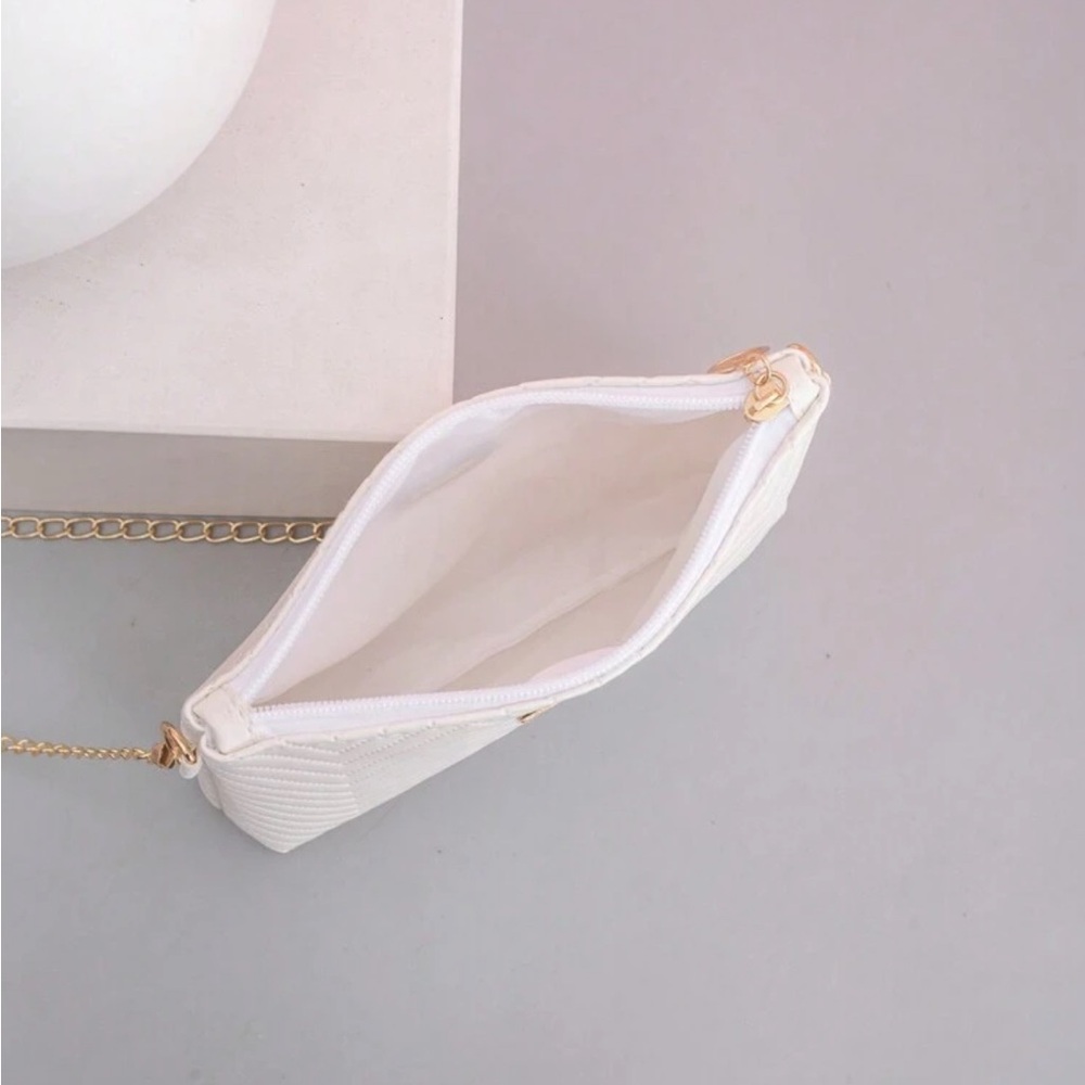 Women Stylish Crossbody Bag - Picture 6 of 6